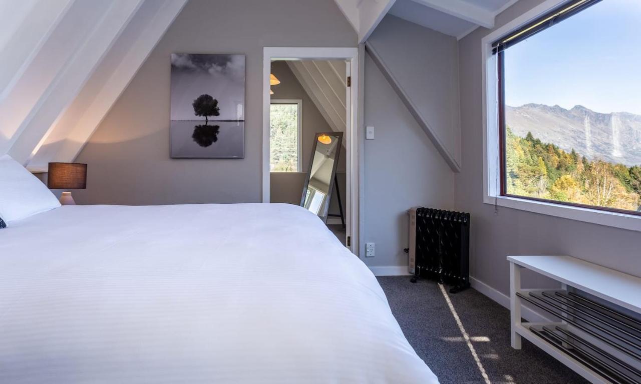 Private Cottage With Spa And Amazing Lake Views Closeburn Bagian luar foto
